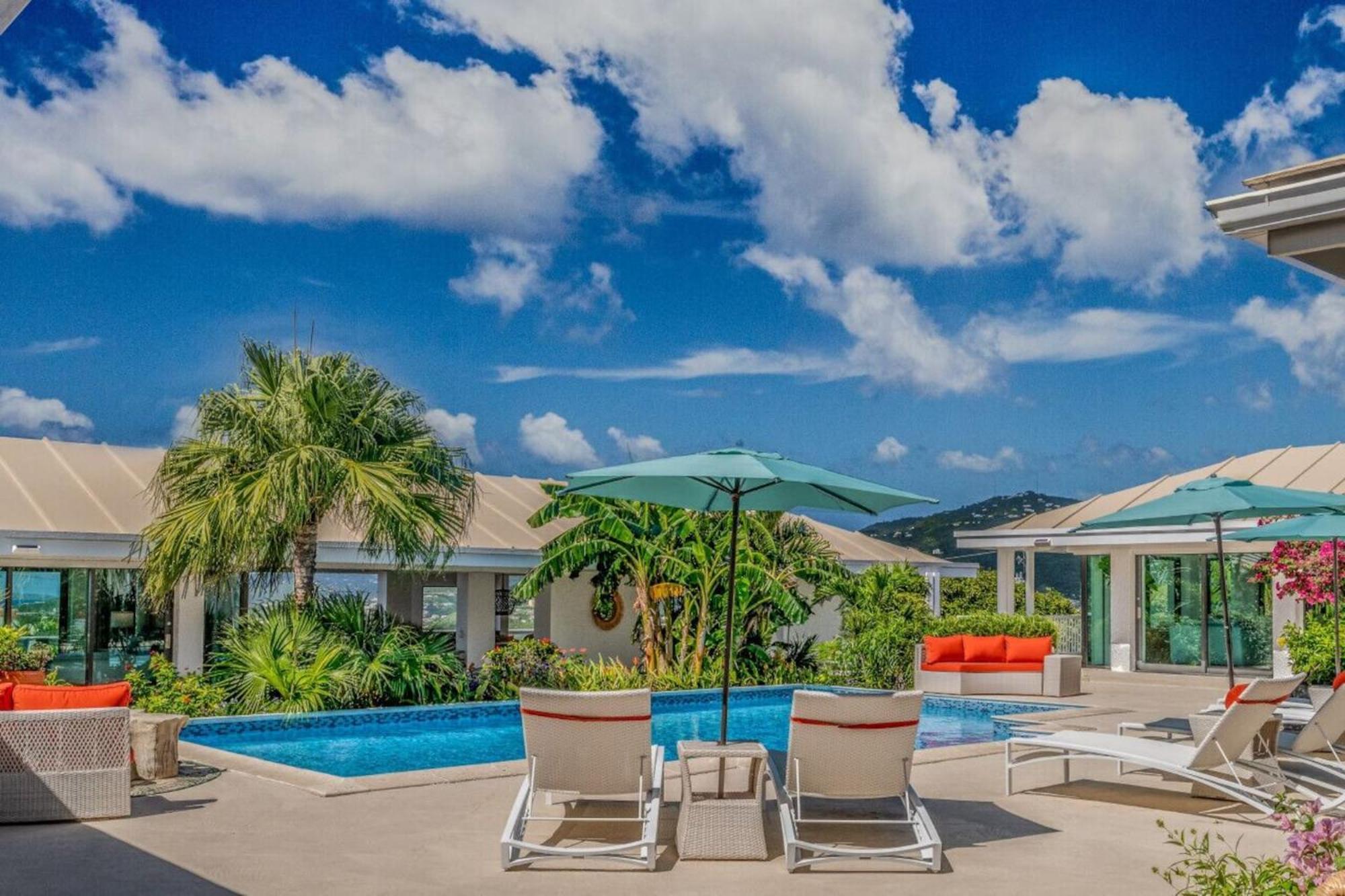 Royal Villa With A Huge Swimming Pool Cowell Battery Exterior photo